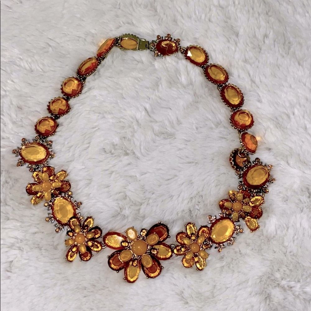 Nice Flower Accent Necklace